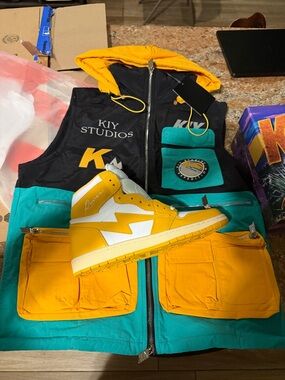 KIY ‘85 HI 
Canary Yellow & White 
MENS High-Top- Sneaker